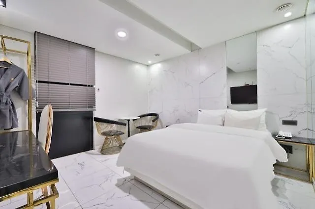Yeoksam Cullinan Motel
