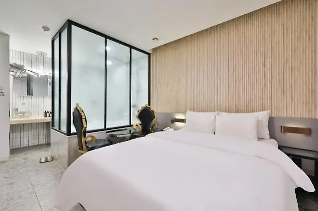 Yeoksam Cullinan Motel