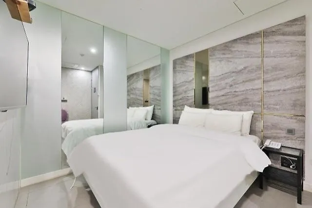 Yeoksam Cullinan Motel *